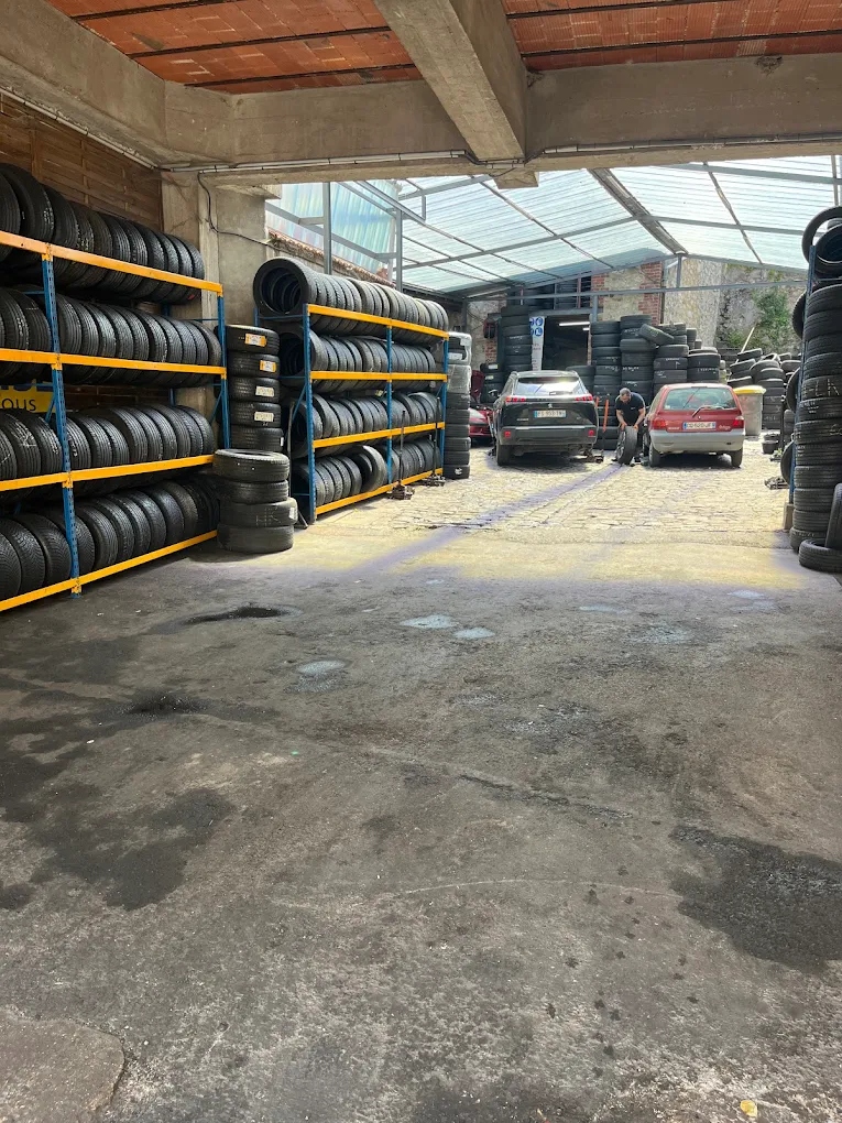 Stock de pneus neufs et occasions garage MECA PNEU 95 à Écouen